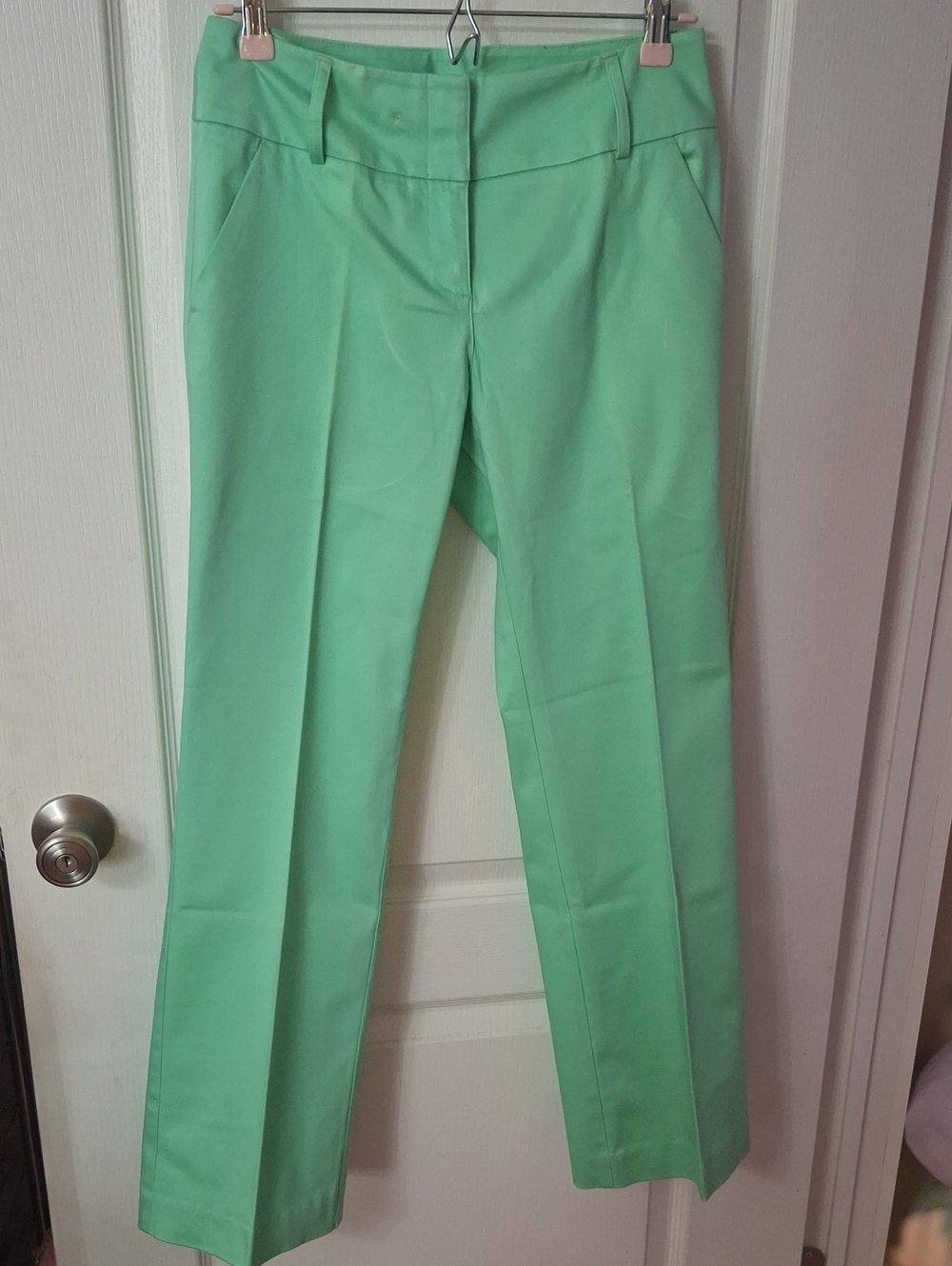 New York & Company Mint Green Straight Leg Pants  NWOT  Size 4